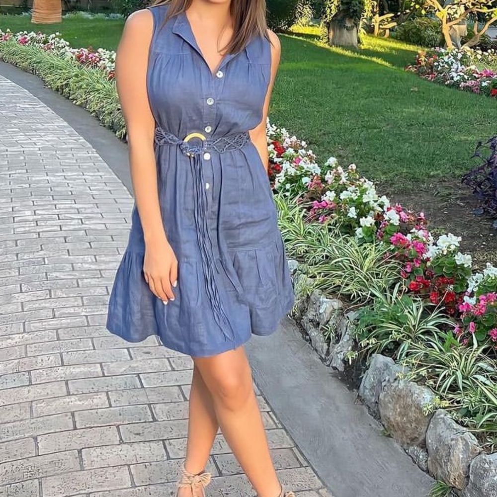 Blue dress